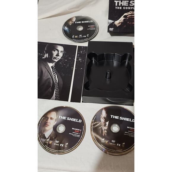 The Shield Complete Series DVDs - Picture 3 of 6
